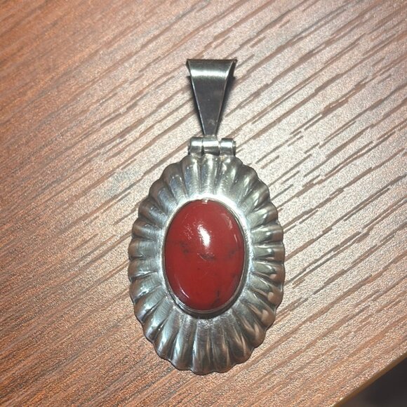 Vintage Silver and Red Stone Pendant Stamped 925 Mexico - Picture 5 of 7